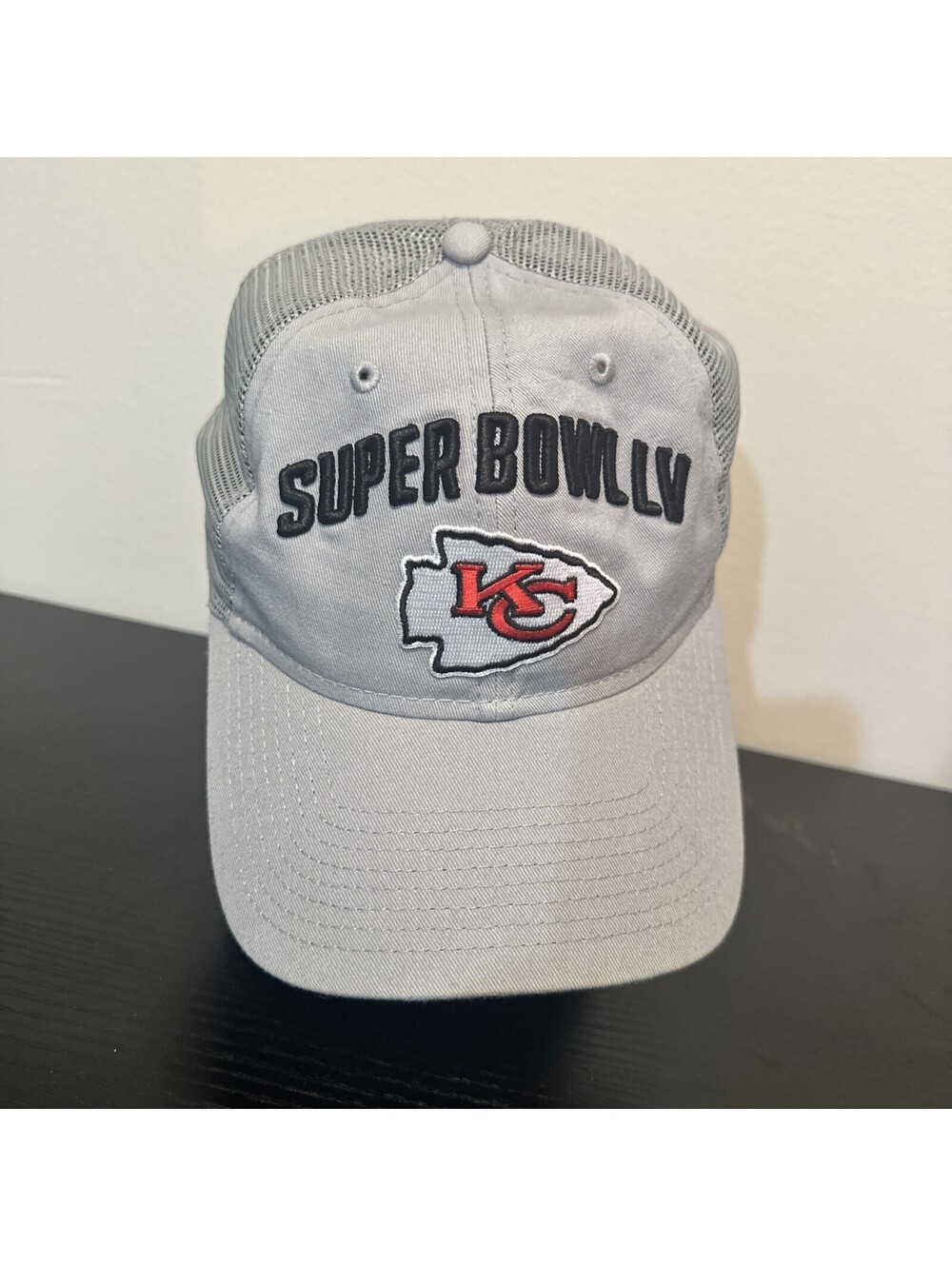 Super Bowl LV NFL KC Chiefs hat snapback Gray mesh side hit Preowned Collerctors